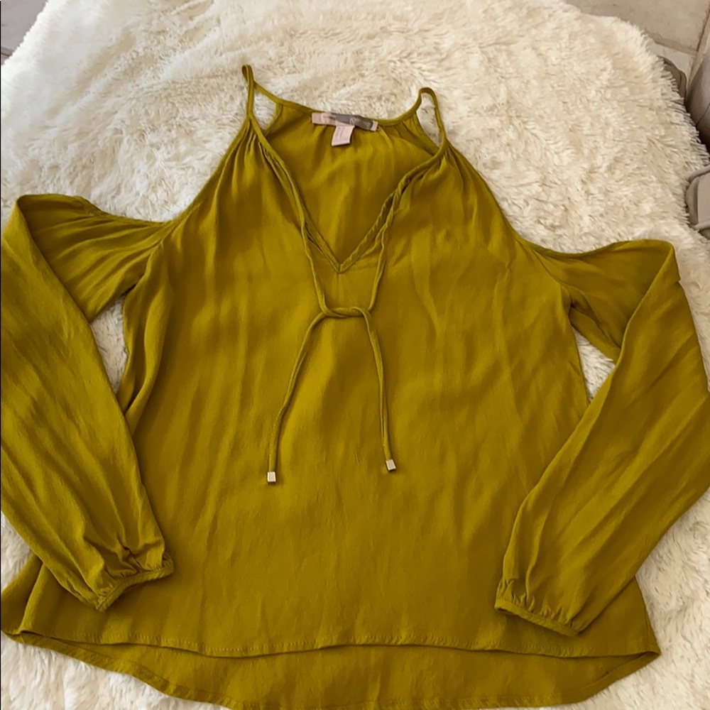 Cold shoulder top